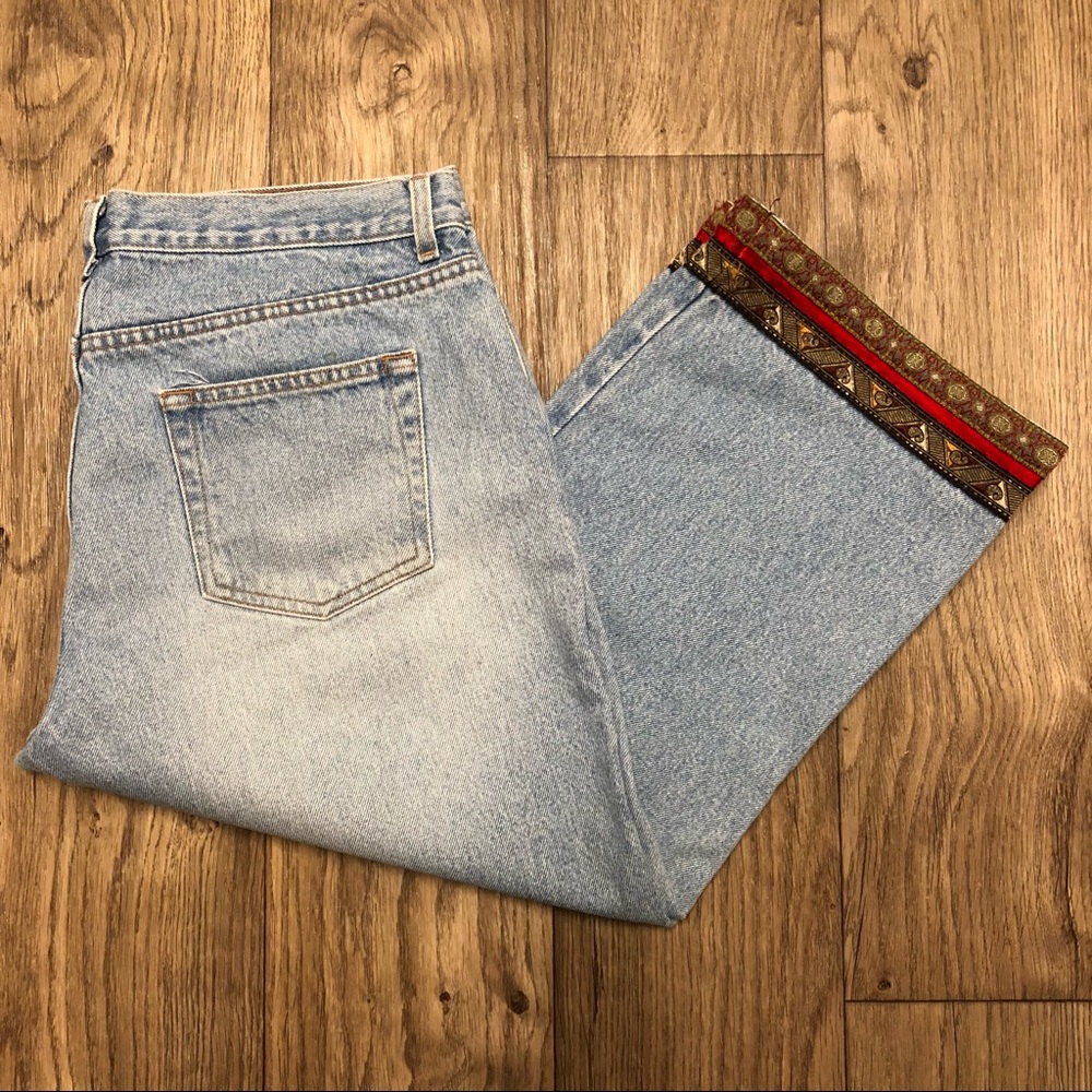 Cropped London Jeans With Ribbon Trim - Picture 3 of 12